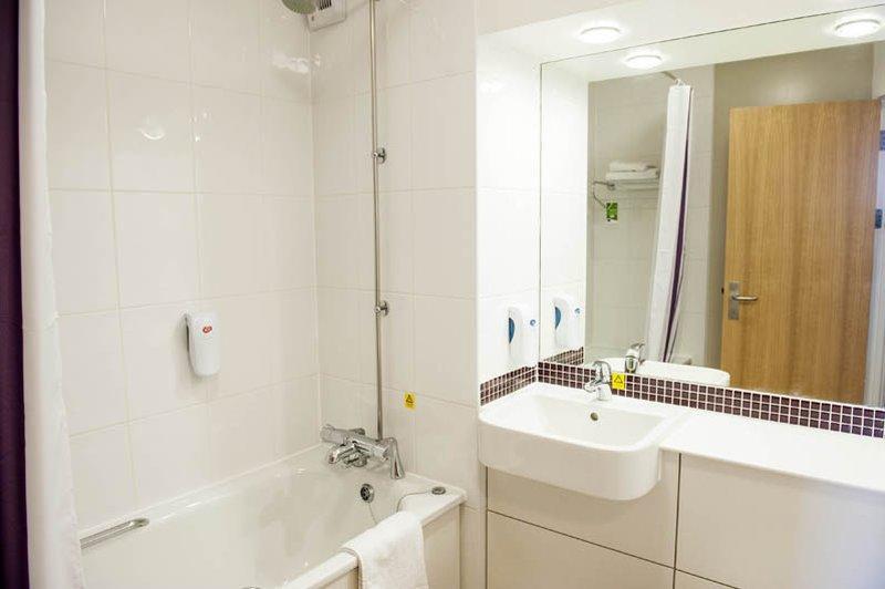Premier Inn London Croydon West - Purley A23 ภายนอก รูปภาพ